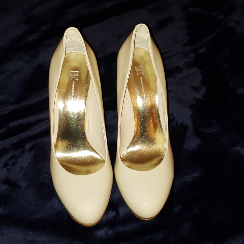 Cream high heel shoe